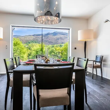 Villa Sleeps 6 With Pool Air Con And Wifi