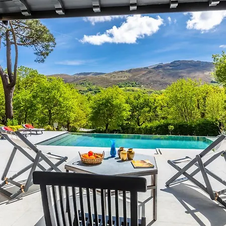 Villa Sleeps 6 With Pool Air Con And Wifi